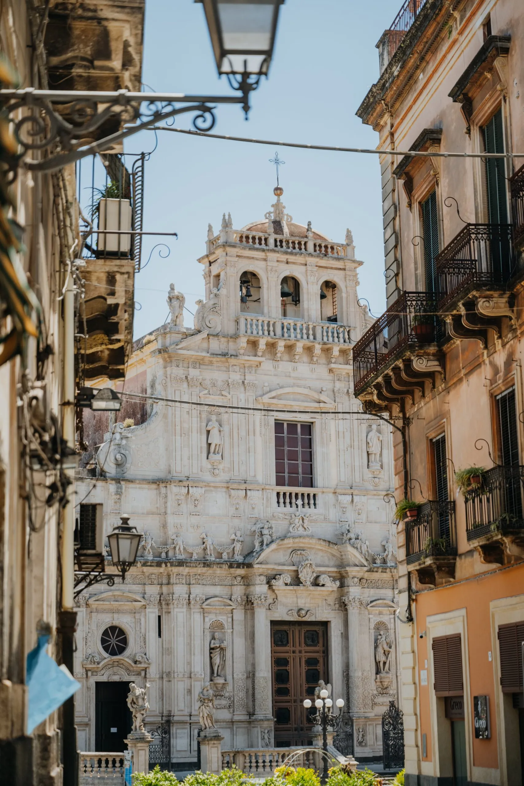 Facciata barocca nel centro di Acireale